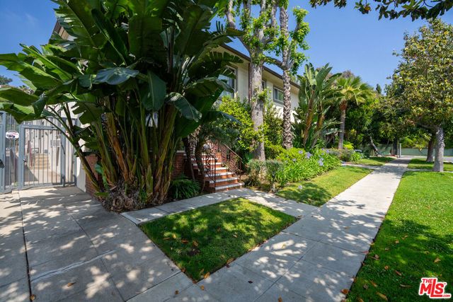 1633 N Laurel Avenue, Los Angeles, CA 90046