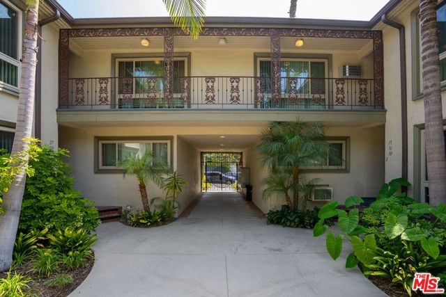 1633 N Laurel Avenue, Los Angeles, CA 90046