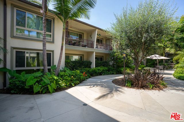 1633 N Laurel Avenue, Los Angeles, CA 90046