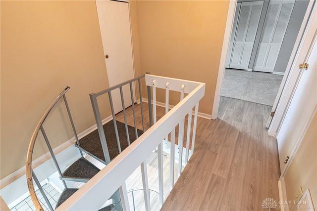 521 Oakview Drive, Dayton, OH 45429