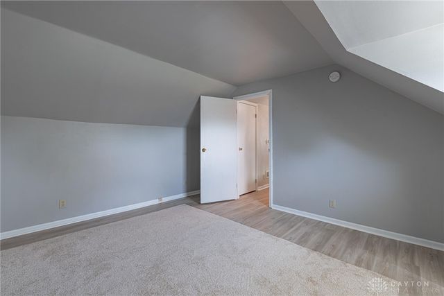 521 Oakview Drive, Dayton, OH 45429
