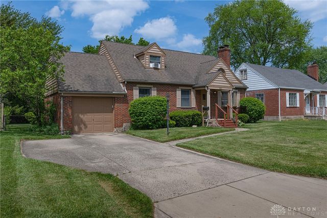 521 Oakview Drive, Dayton, OH 45429