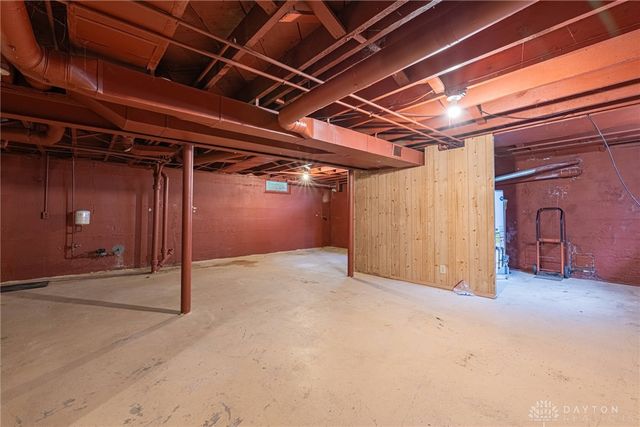 521 Oakview Drive, Dayton, OH 45429