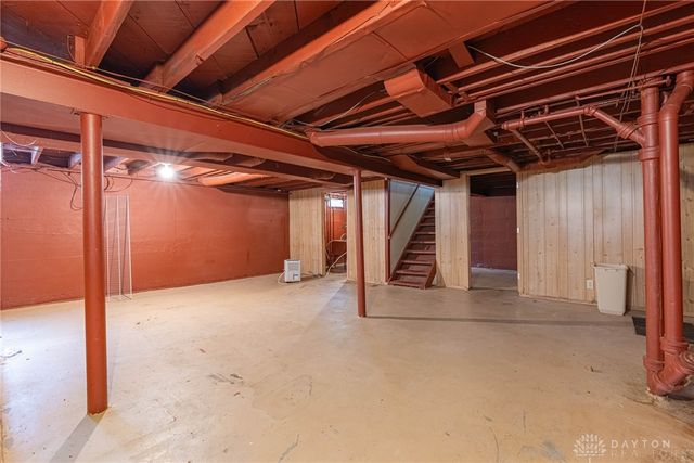 521 Oakview Drive, Dayton, OH 45429