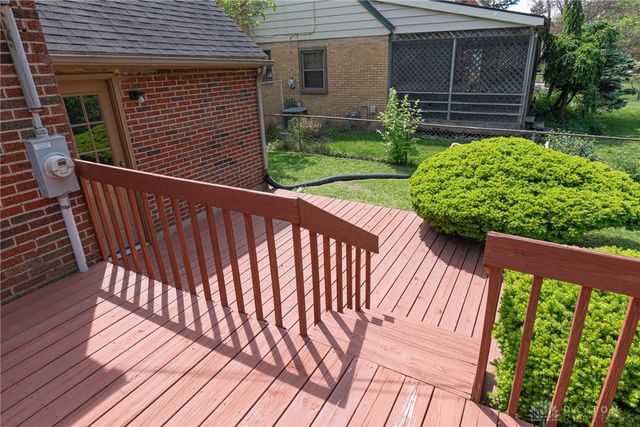 521 Oakview Drive, Dayton, OH 45429