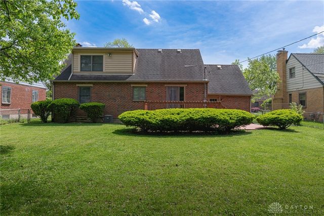 521 Oakview Drive, Dayton, OH 45429