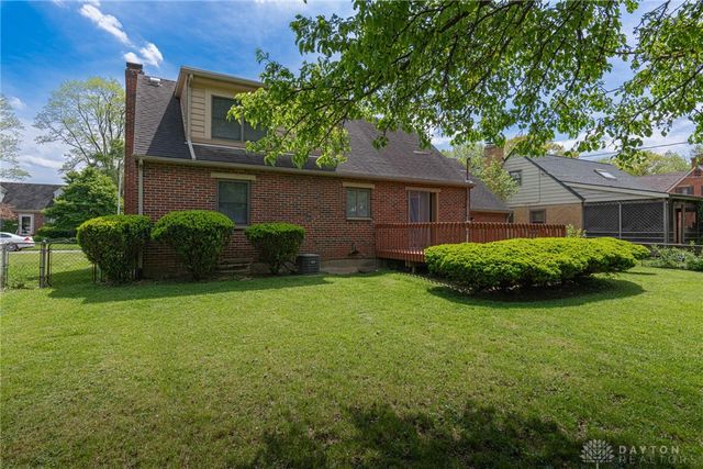 521 Oakview Drive, Dayton, OH 45429