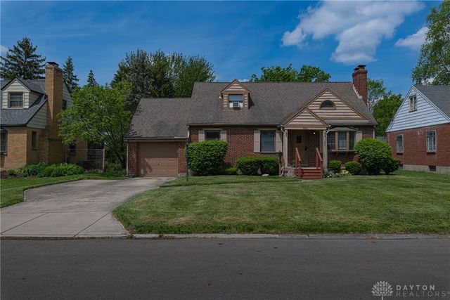521 Oakview Drive, Dayton, OH 45429