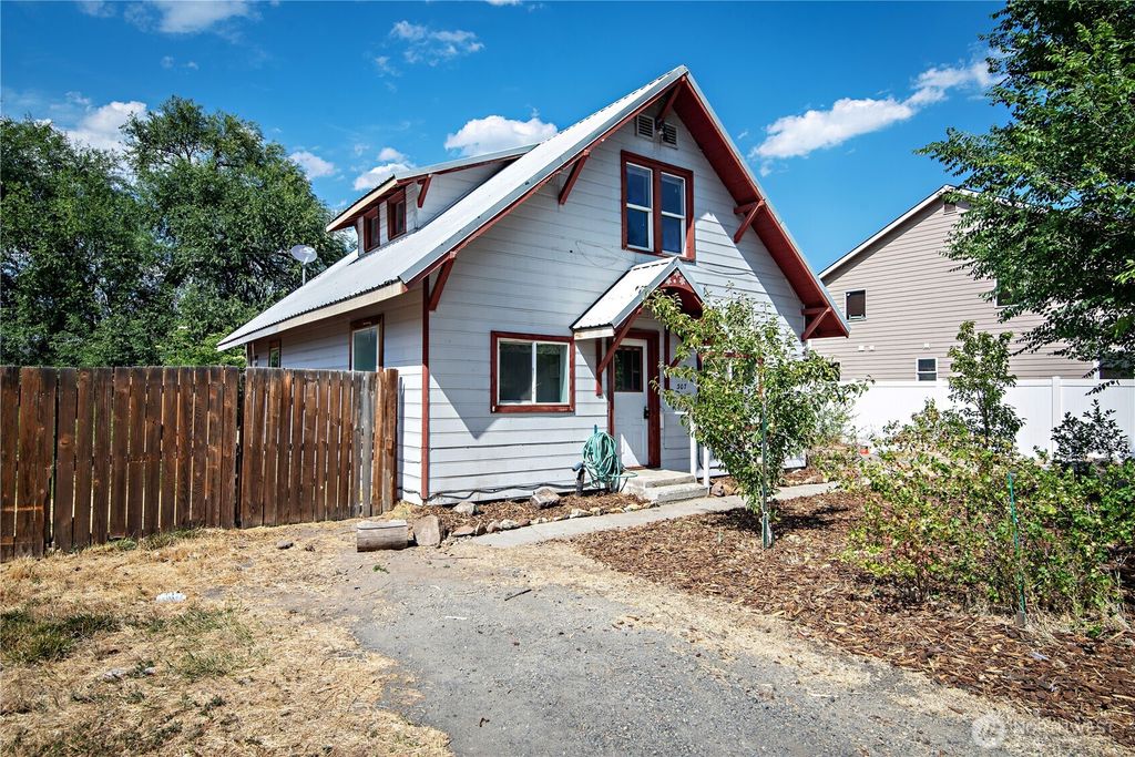 307 W 14th Avenue, Ellensburg, WA 98926