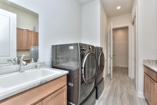 400 Iron Rail LN, Georgetown, TX 78633