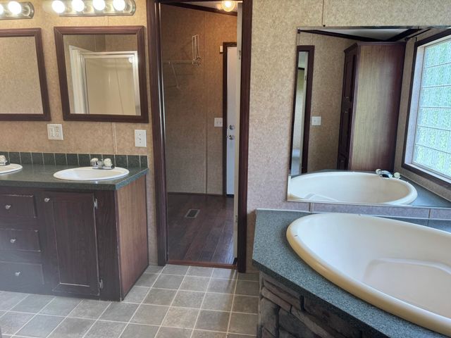 61999 E 264 Lane, Grove, OK 74344