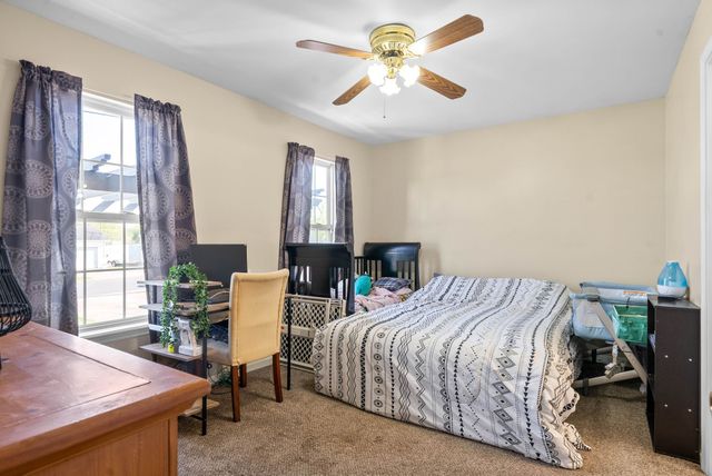 239 Golden Pond Ave, Oak Grove, KY 42262