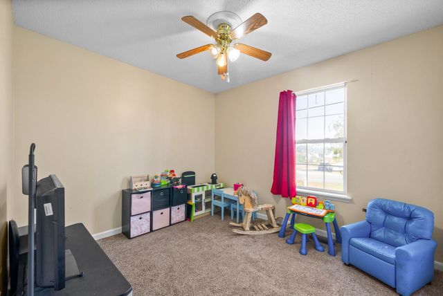 239 Golden Pond Ave, Oak Grove, KY 42262