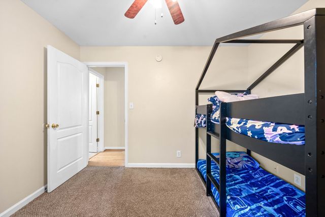239 Golden Pond Ave, Oak Grove, KY 42262