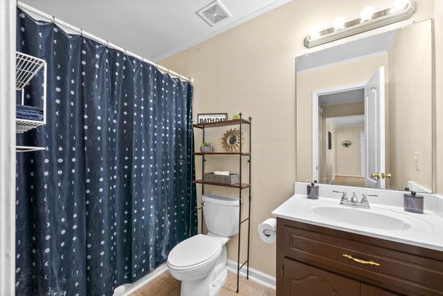 239 Golden Pond Ave, Oak Grove, KY 42262