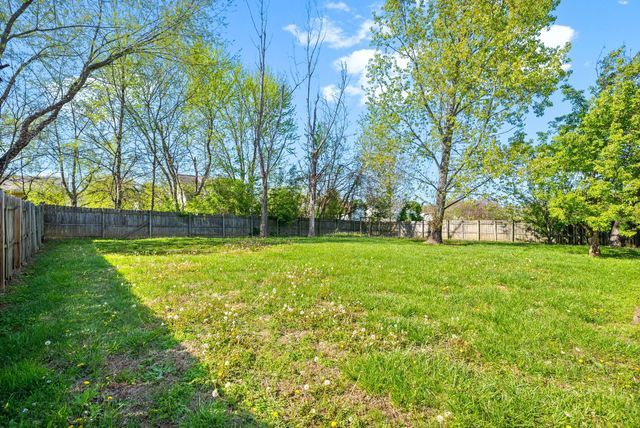 239 Golden Pond Ave, Oak Grove, KY 42262