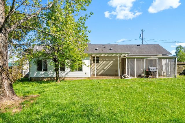 239 Golden Pond Ave, Oak Grove, KY 42262