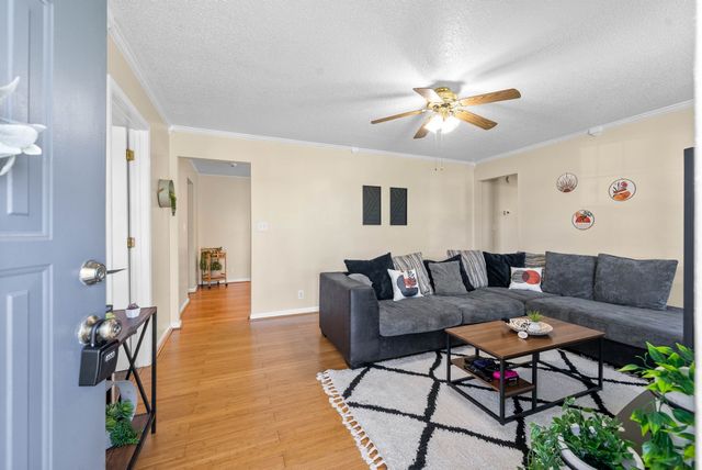 239 Golden Pond Ave, Oak Grove, KY 42262