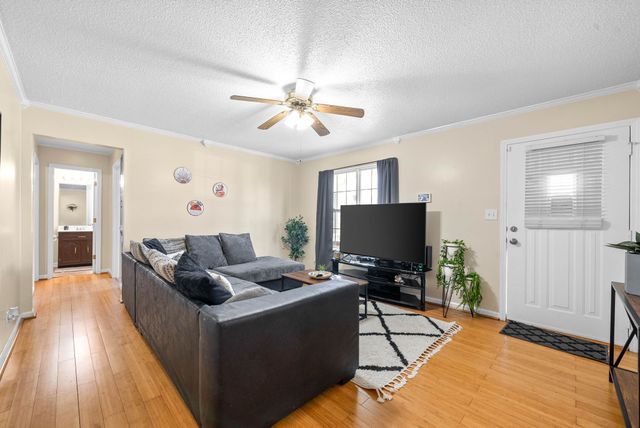 239 Golden Pond Ave, Oak Grove, KY 42262