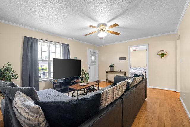 239 Golden Pond Ave, Oak Grove, KY 42262