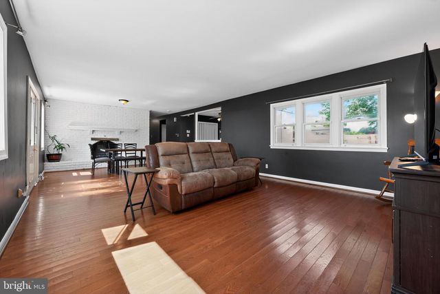 4 HAYES AVE, Berlin, NJ 08009