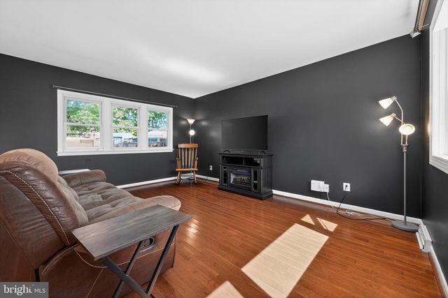 4 HAYES AVE, Berlin, NJ 08009