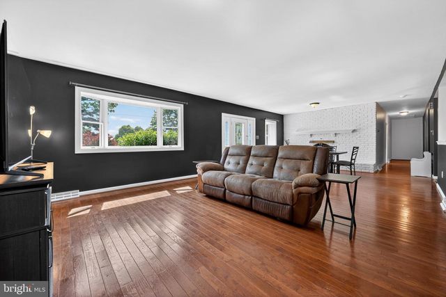 4 HAYES AVE, Berlin, NJ 08009