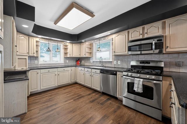 4 HAYES AVE, Berlin, NJ 08009