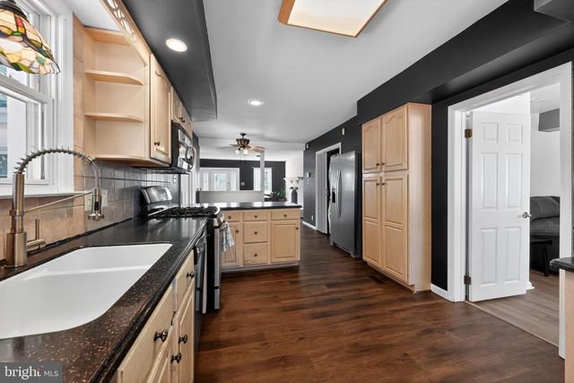 4 HAYES AVE, Berlin, NJ 08009
