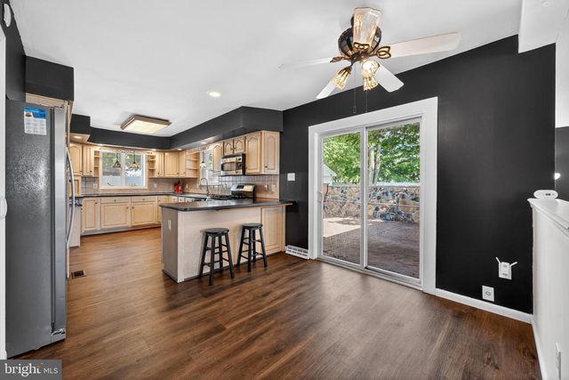 4 HAYES AVE, Berlin, NJ 08009