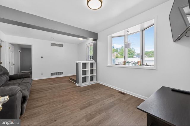 4 HAYES AVE, Berlin, NJ 08009