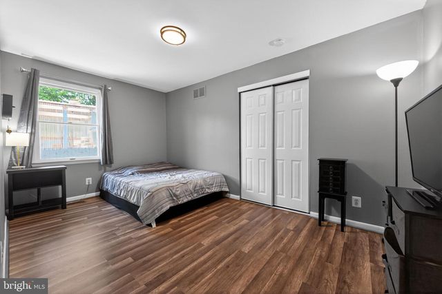 4 HAYES AVE, Berlin, NJ 08009