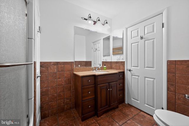 4 HAYES AVE, Berlin, NJ 08009