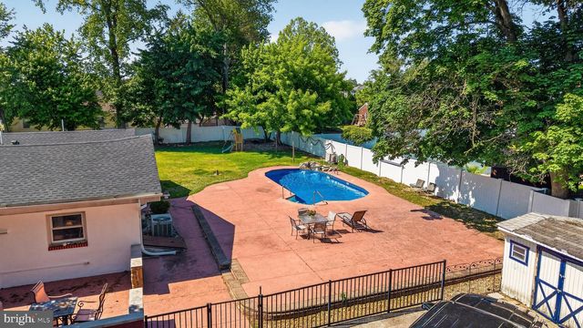 4 HAYES AVE, Berlin, NJ 08009