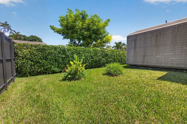 1016 CHERYL Road, Haverhill, FL 33417