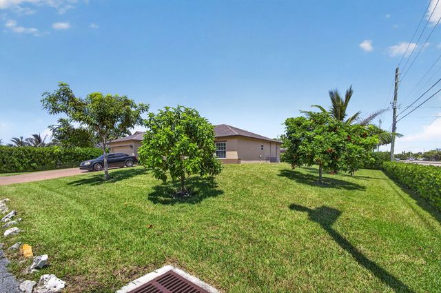 1016 CHERYL Road, Haverhill, FL 33417
