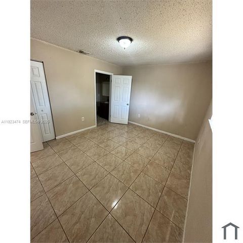 28120 SW 141st Pl 28120, Homestead, FL 33033