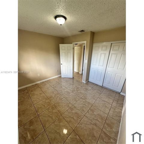 28120 SW 141st Pl 28120, Homestead, FL 33033