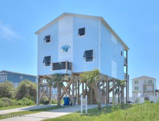 5207 E Pelican Drive, Oak Island, NC 28465