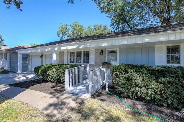 12216 E 49th Terrace, Independence, MO 64055