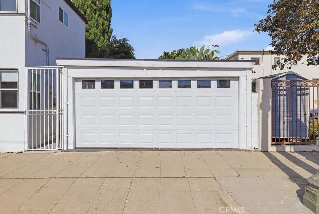 1211 Cole Avenue, Hollywood, CA 90038
