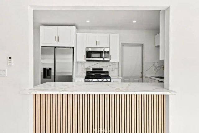 1211 Cole Avenue, Hollywood, CA 90038