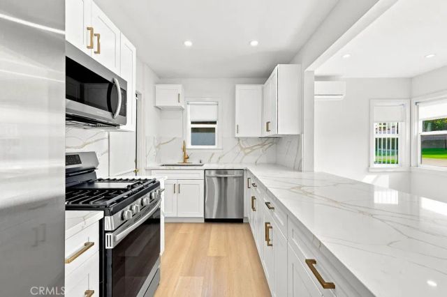 1211 Cole Avenue, Hollywood, CA 90038