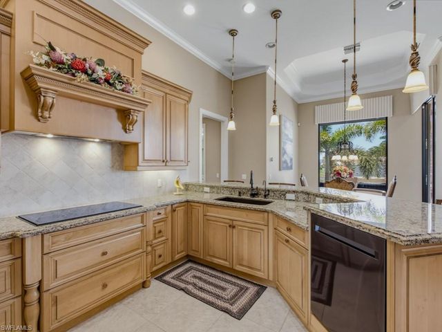 350 Meadowlark CT, Marco Island, FL 34145
