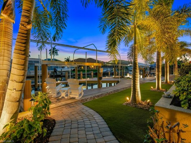 350 Meadowlark CT, Marco Island, FL 34145