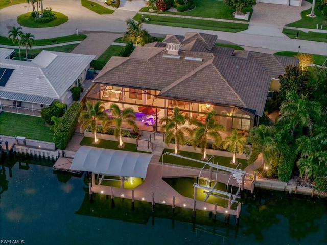 350 Meadowlark CT, Marco Island, FL 34145