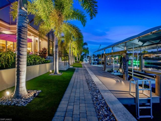 350 Meadowlark CT, Marco Island, FL 34145