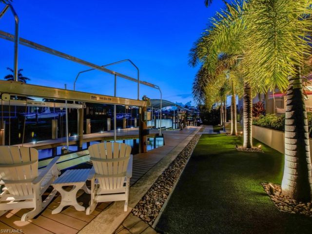 350 Meadowlark CT, Marco Island, FL 34145