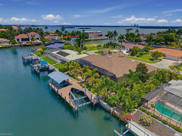 350 Meadowlark CT, Marco Island, FL 34145