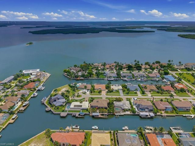 350 Meadowlark CT, Marco Island, FL 34145